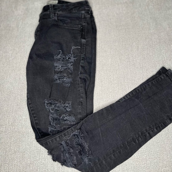 Black ripped/distressed skinny jeans - Picture 3 of 3